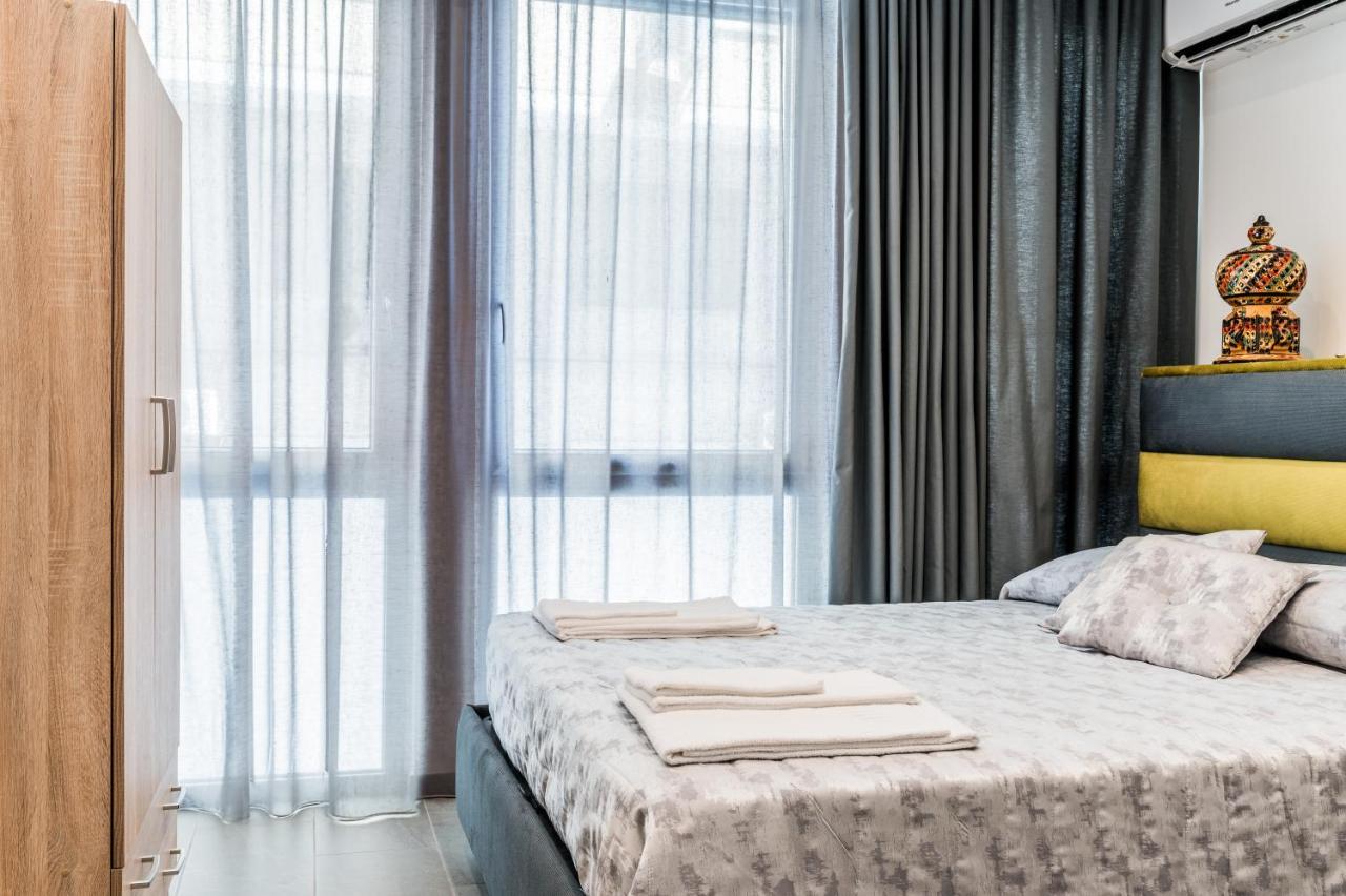 Naples & Love Rooms Napoli Esterno foto