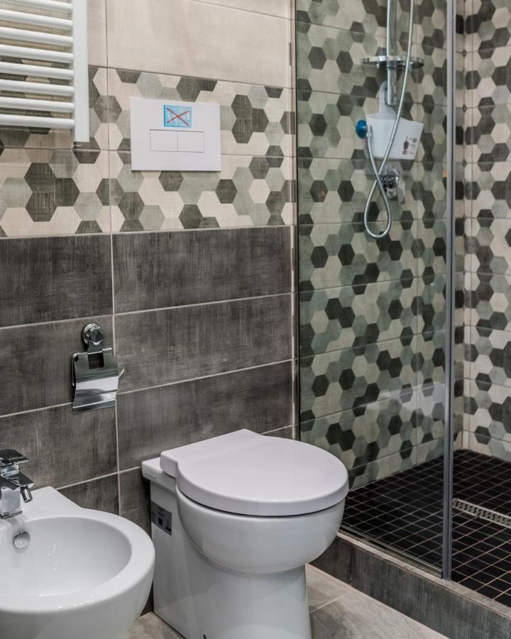 Naples & Love Rooms Napoli Esterno foto