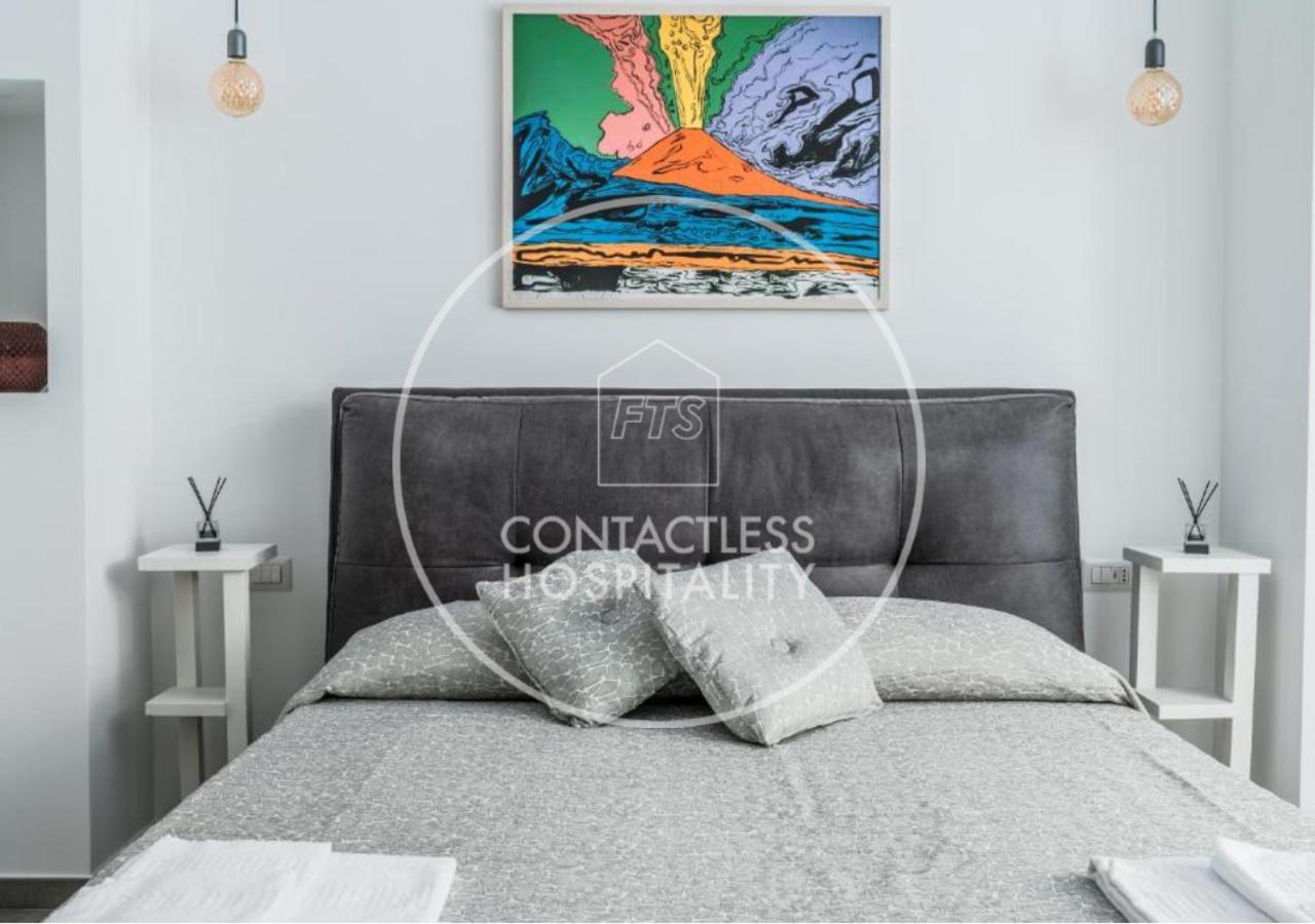 Naples & Love Rooms Napoli Esterno foto